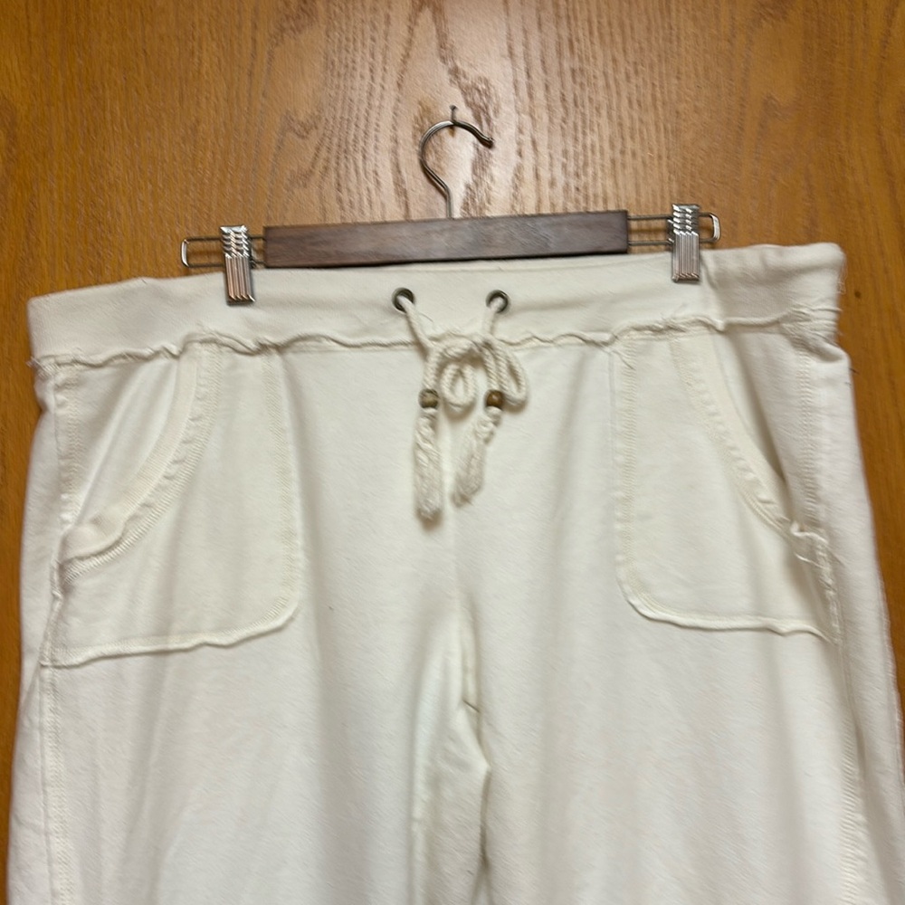 Cute Maurices white sweatpants size 2 women’s these do show wear. - Picture 2 of 11